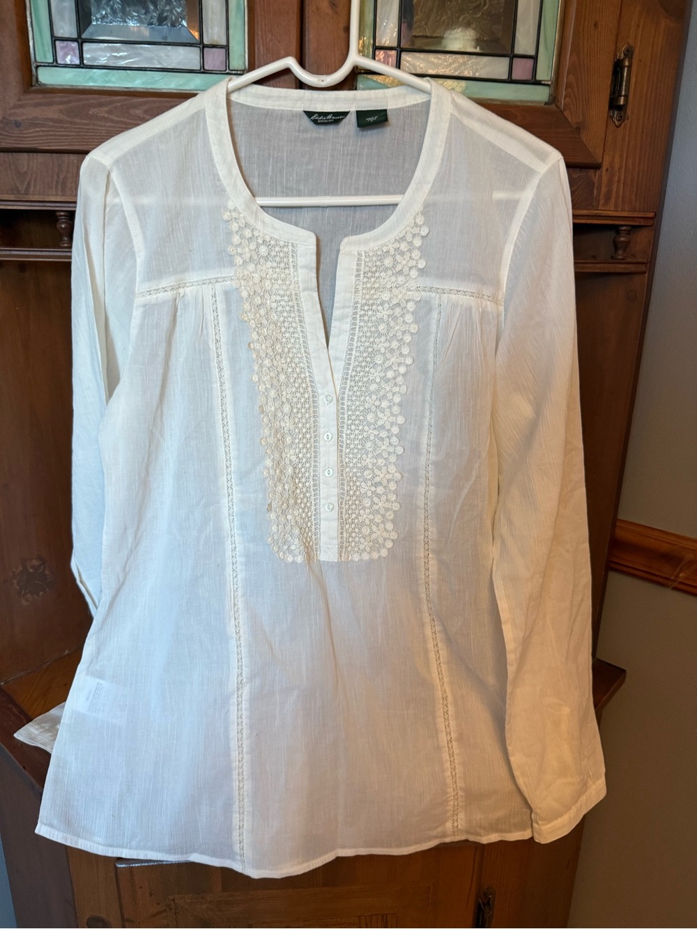 Eddie Bauer white cotton cotton gauze &?embroidered lace bib popover blouse L